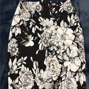 White House Black Market Black and White Floral Pencil Skirt